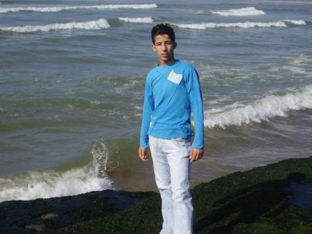 hana kdamkom yala abnat les coms